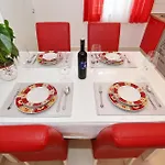 Spacious Zarita
