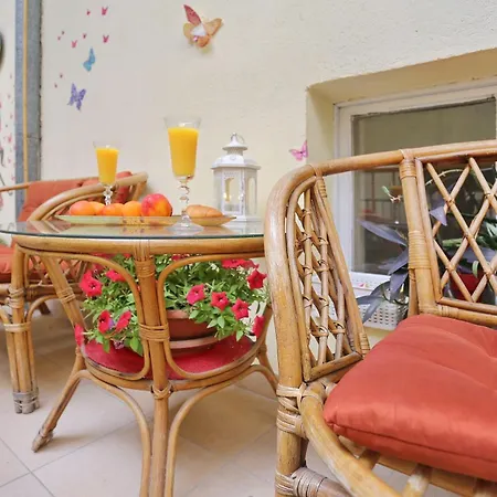 Spacious Zarita דירה