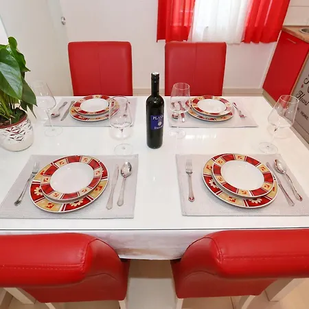 Spacious Zarita